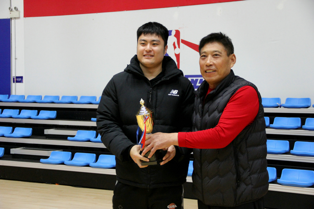 第三屆“潔晶杯”籃球邀請賽圓滿收官