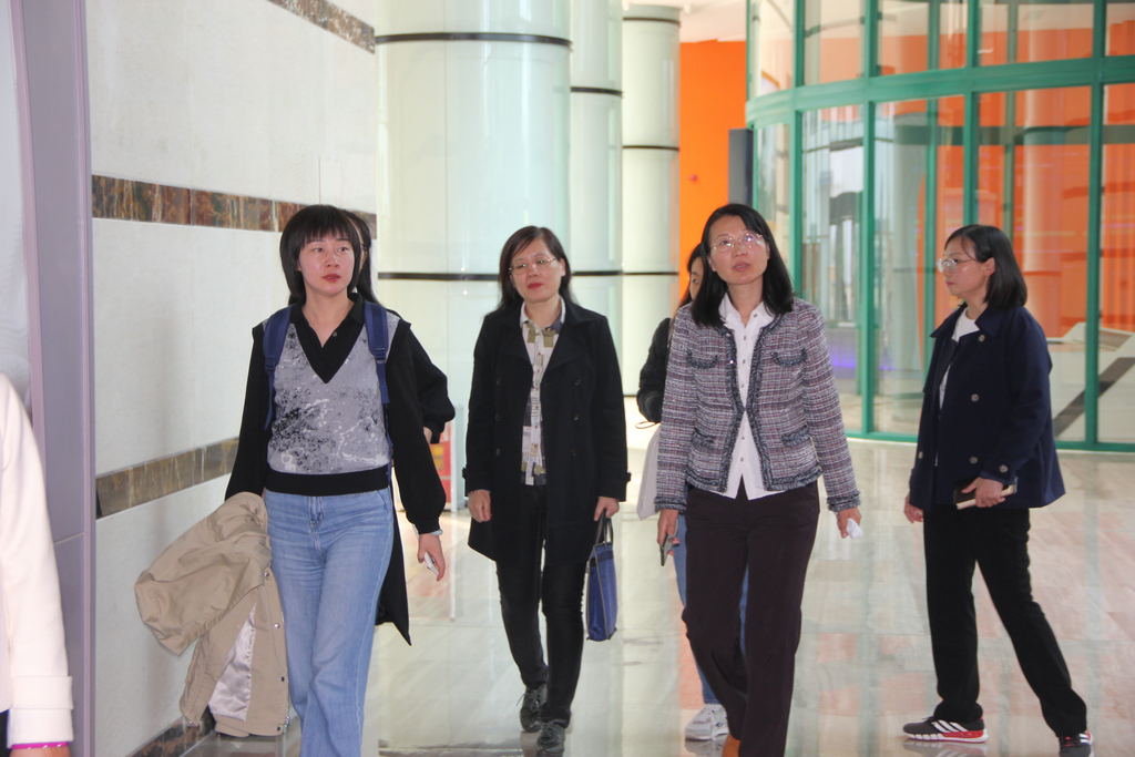 省標(biāo)準(zhǔn)化研究院及市區(qū)有關(guān)領(lǐng)導(dǎo)來(lái)潔晶進(jìn)行專(zhuān)標(biāo)融合調(diào)研